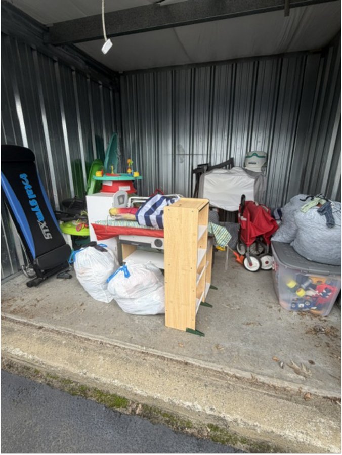 10 x 10 storage unit in Johnston, RI