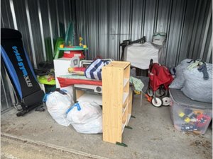 10 x 10 storage unit in Johnston, RI