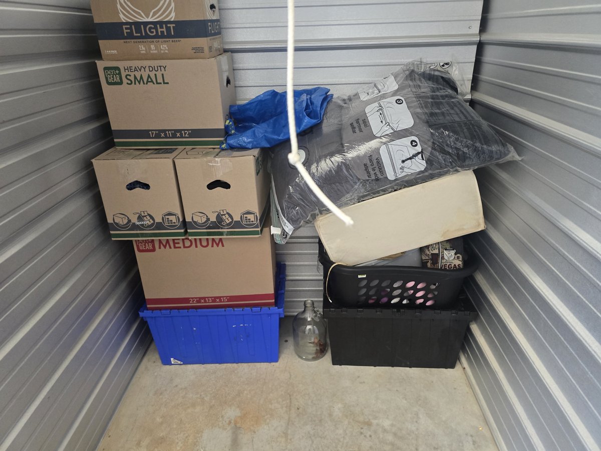 5 x 5 storage unit in Kansas City, MO