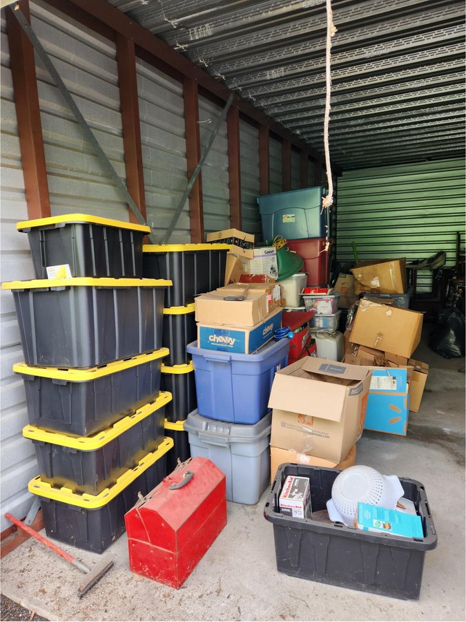 10 x 25 storage unit in Deer Park, NY