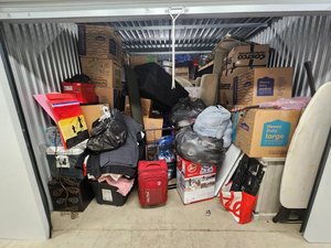 10 x 15 storage unit in Centreville, VA