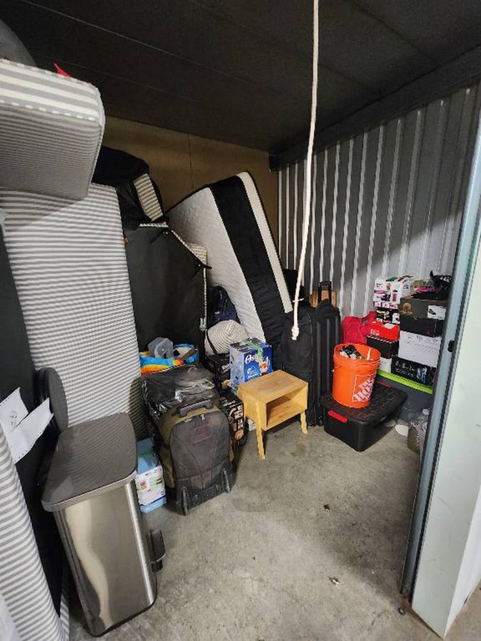 10 x 10 storage unit in Riverdale, GA