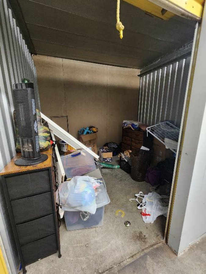 10 x 10 storage unit in Riverdale, GA