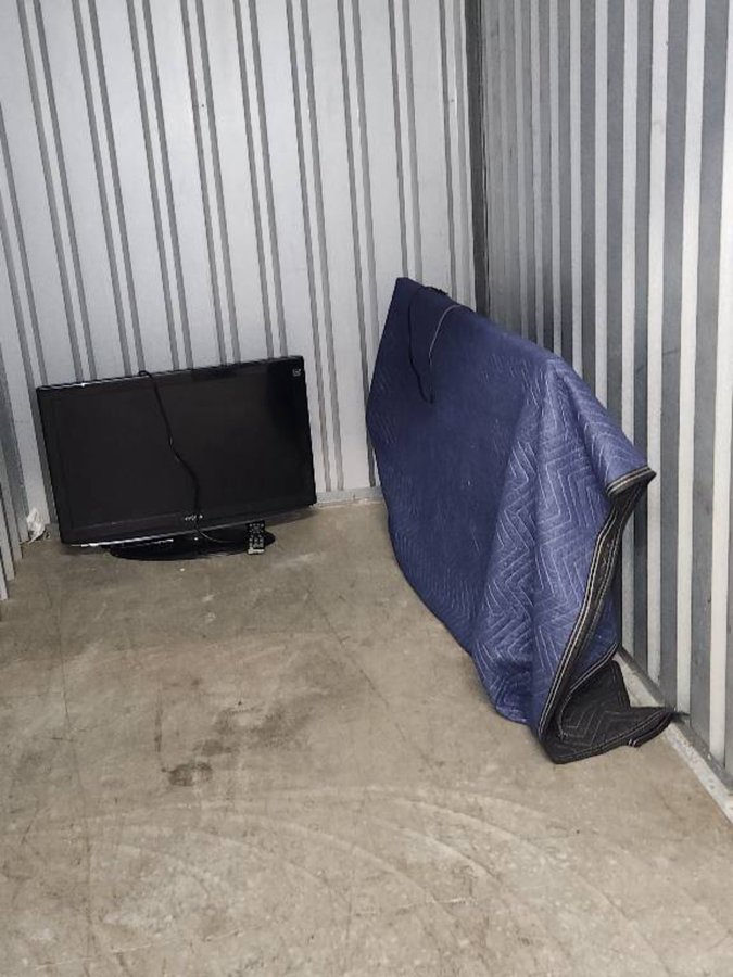 5 x 10 storage unit in Riverdale, GA