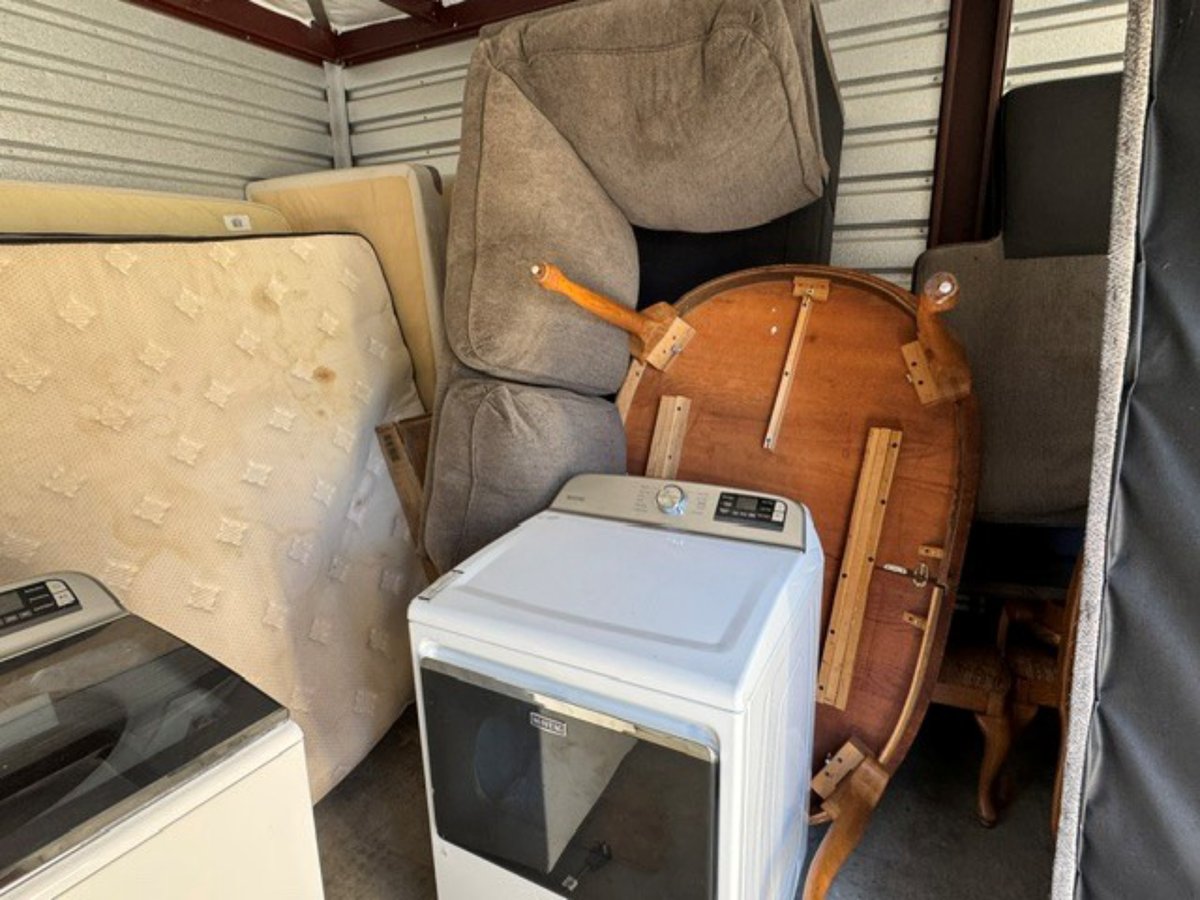 10 x 15 storage unit in Hardeeville, SC