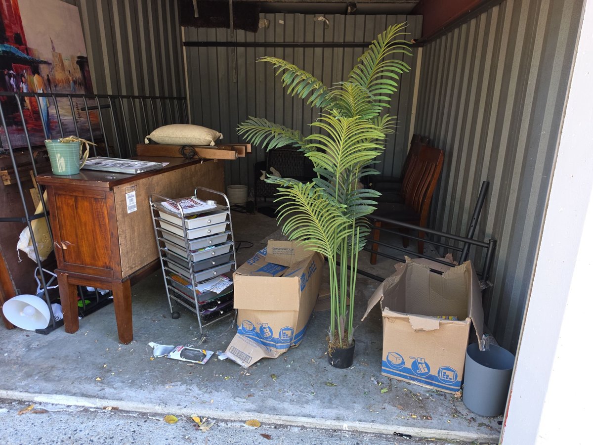 10 x 15 storage unit in West Haven, CT