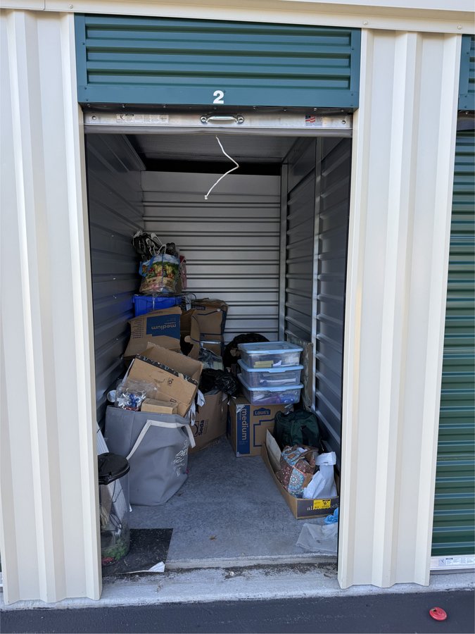 5 x 10 storage unit in Clay, NY