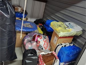10 x 10 storage unit in Deer Park, NY