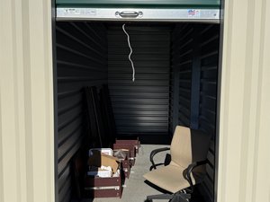 5 x 15 storage unit in Clay, NY