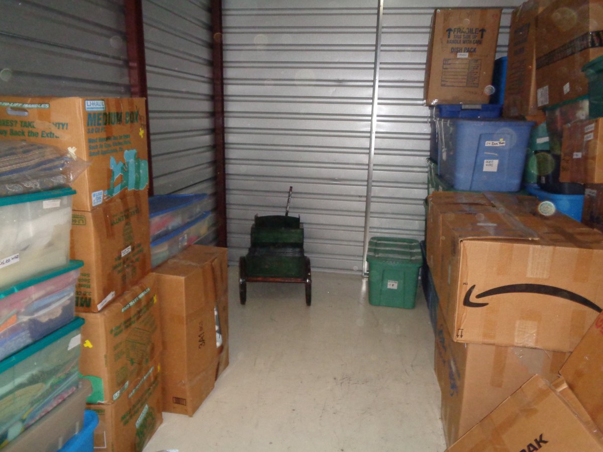 10 x 15 storage unit in Exton, PA