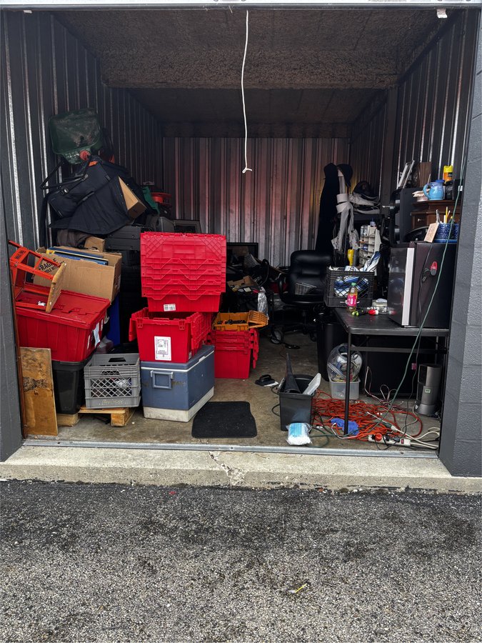 10 x 20 storage unit in Lombard, IL