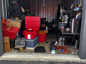 10 x 20 storage unit in Lombard, IL