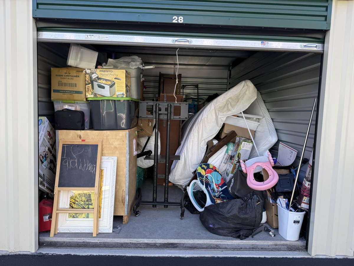 10 x 15 storage unit in Clay, NY