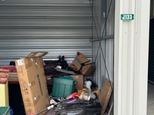 10 x 10 storage unit in Ceres, CA
