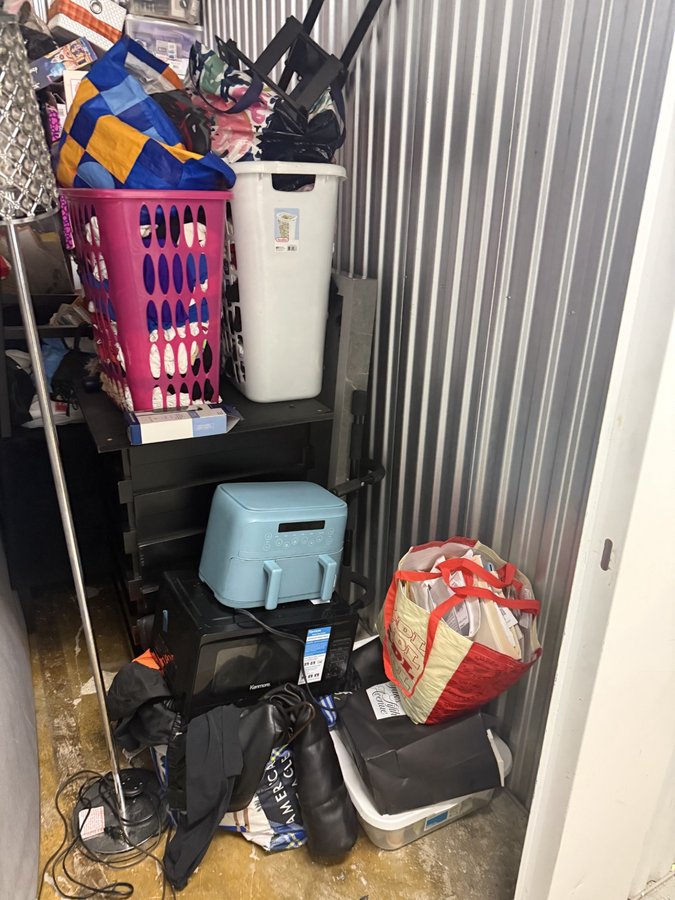 5 x 10 storage unit in Oxon Hill, MD