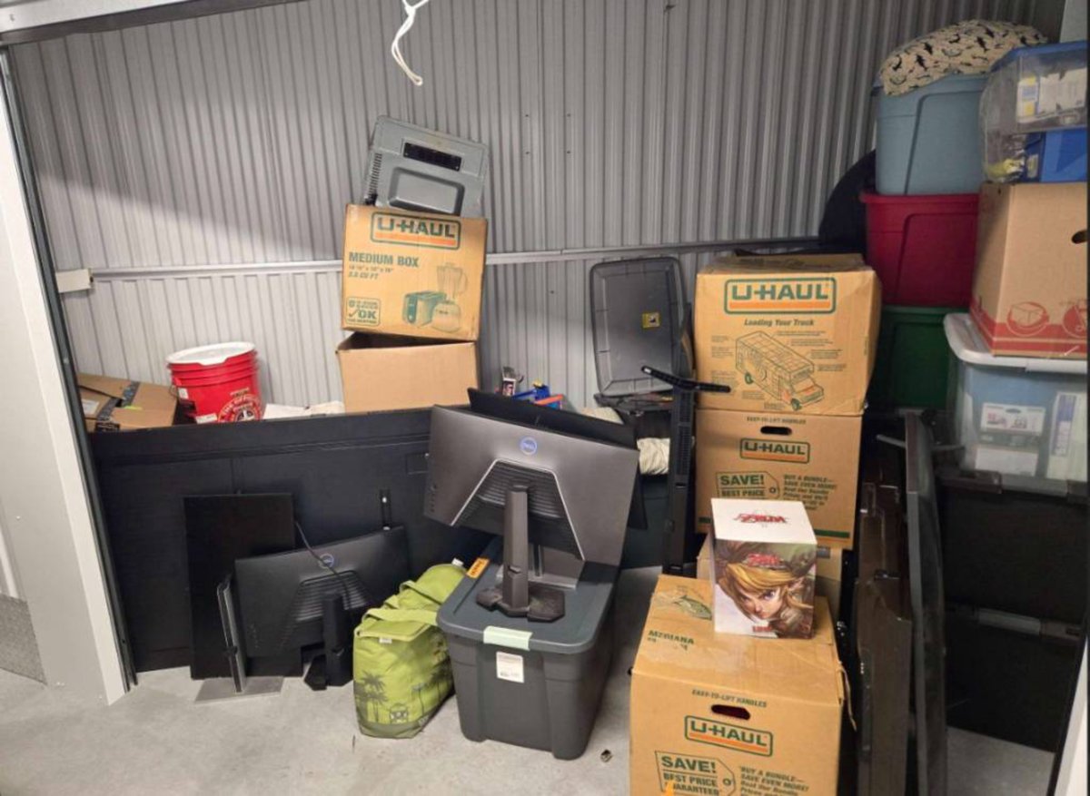 7 x 10 storage unit in Alameda, CA