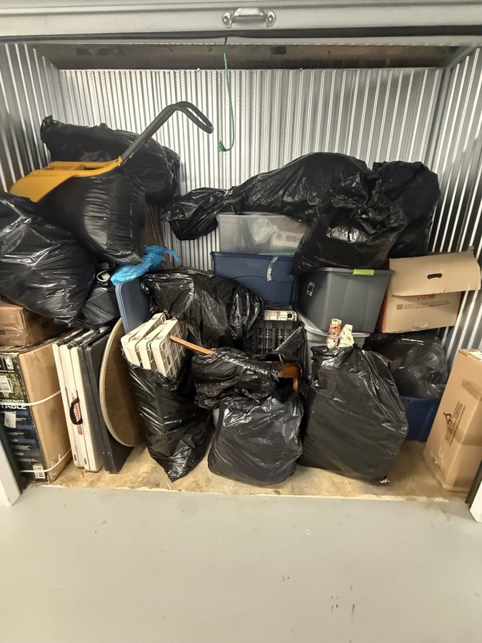 5 x 10 storage unit in Oxon Hill, MD