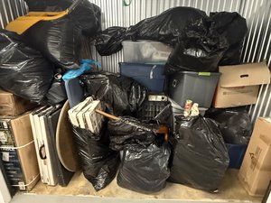 5 x 10 storage unit in Oxon Hill, MD