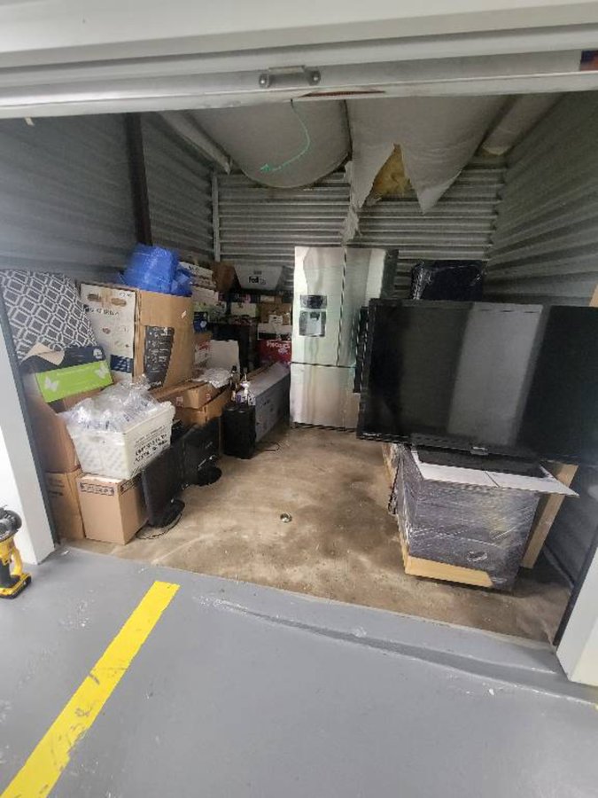 10 x 10 storage unit in Dallas, TX