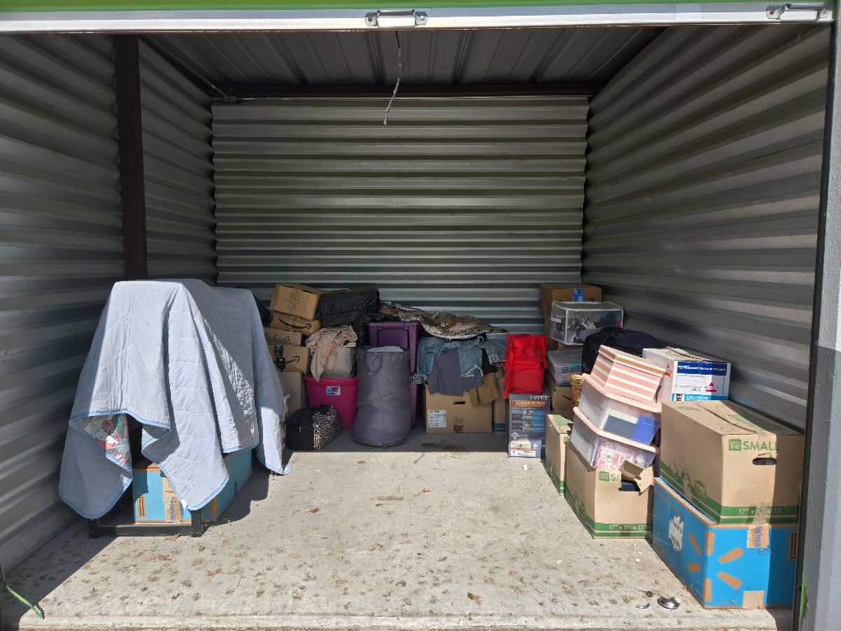 10 x 10 storage unit in Dallas, TX