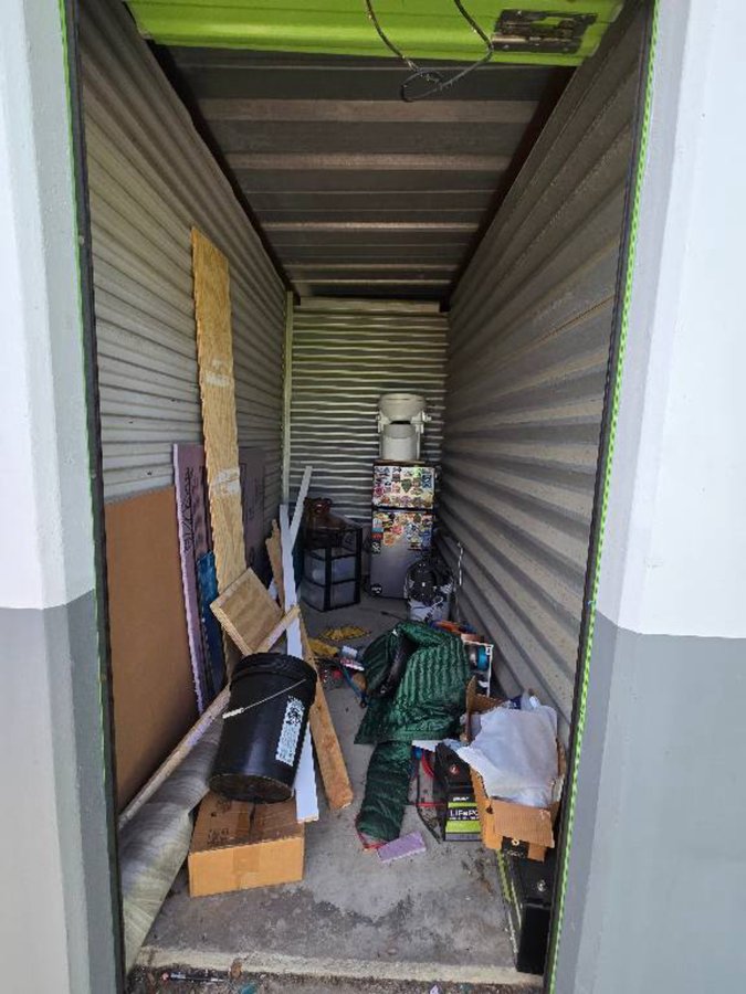5 x 10 storage unit in Dallas, TX