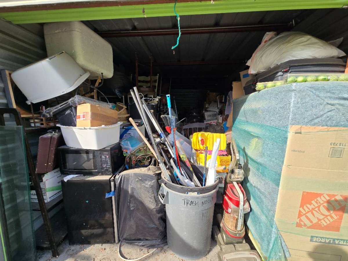 10 x 25 storage unit in Dallas, TX
