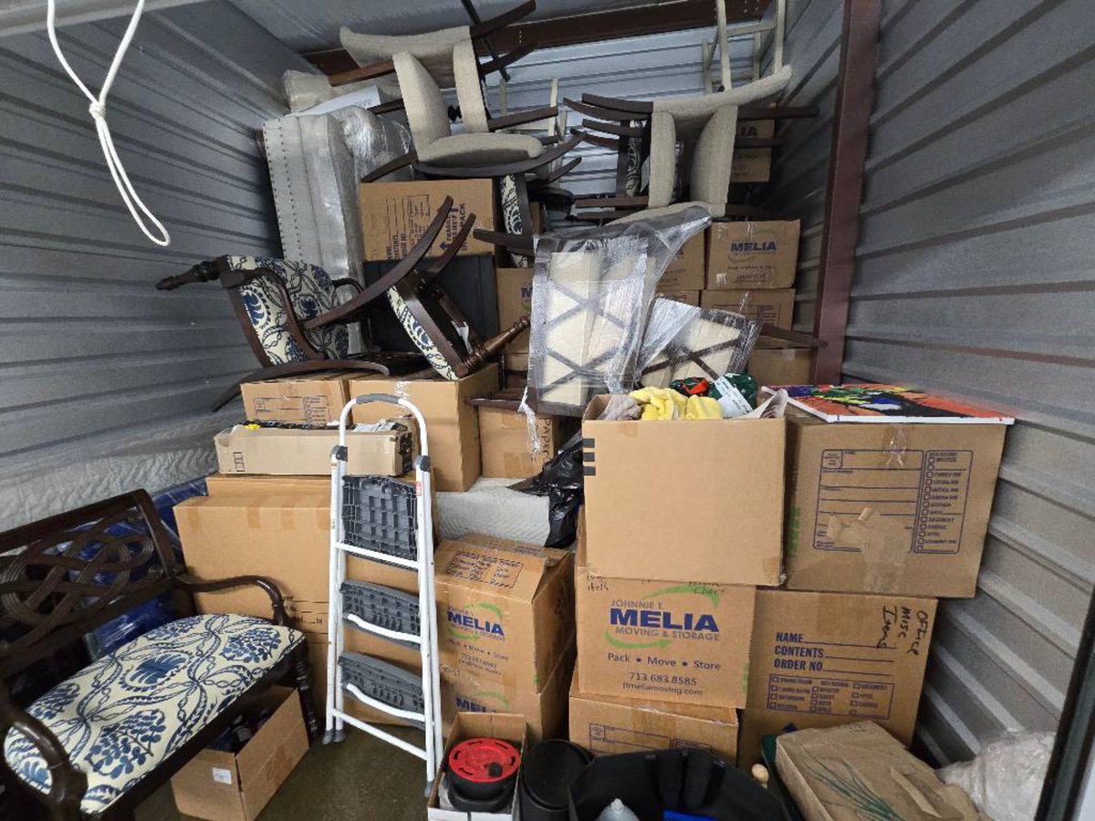 10 x 10 storage unit in Houston, TX