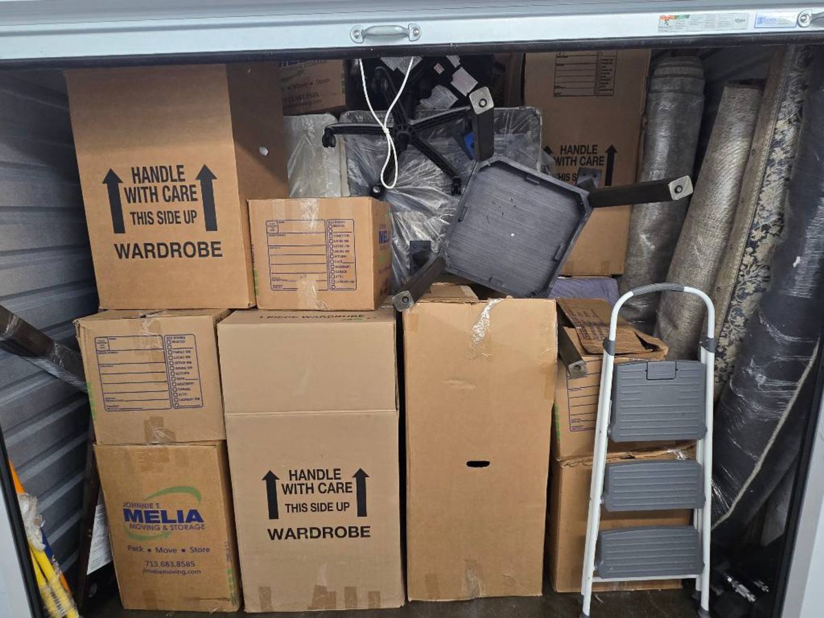 10 x 20 storage unit in Houston, TX