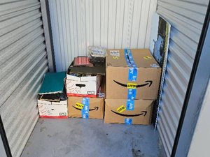 4 x 5 storage unit in Pacoima, CA