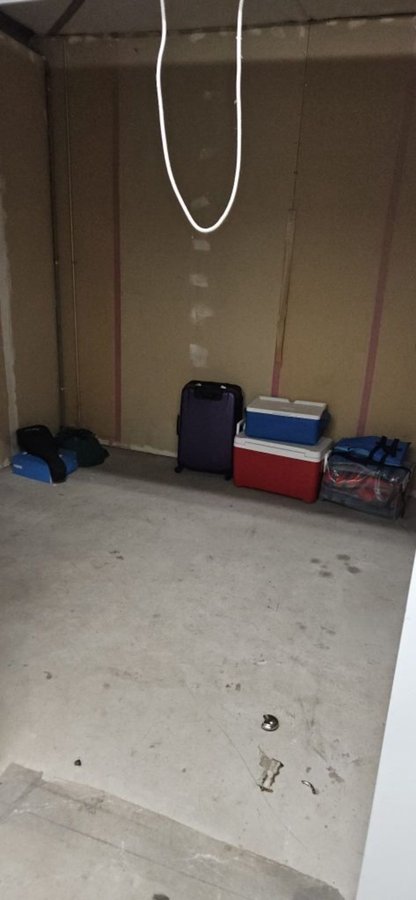 10 x 10 storage unit in Hood River, OR