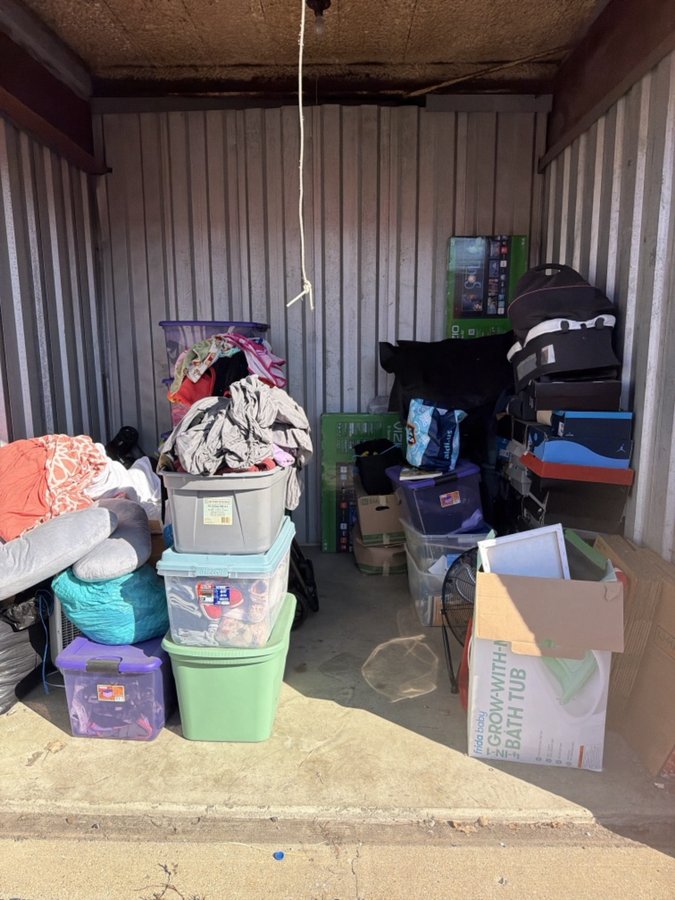 10 x 10 storage unit in Fraser, MI