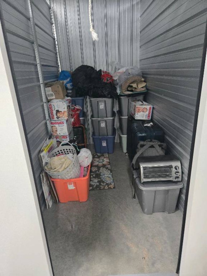 5 x 10 storage unit in Riverview, FL