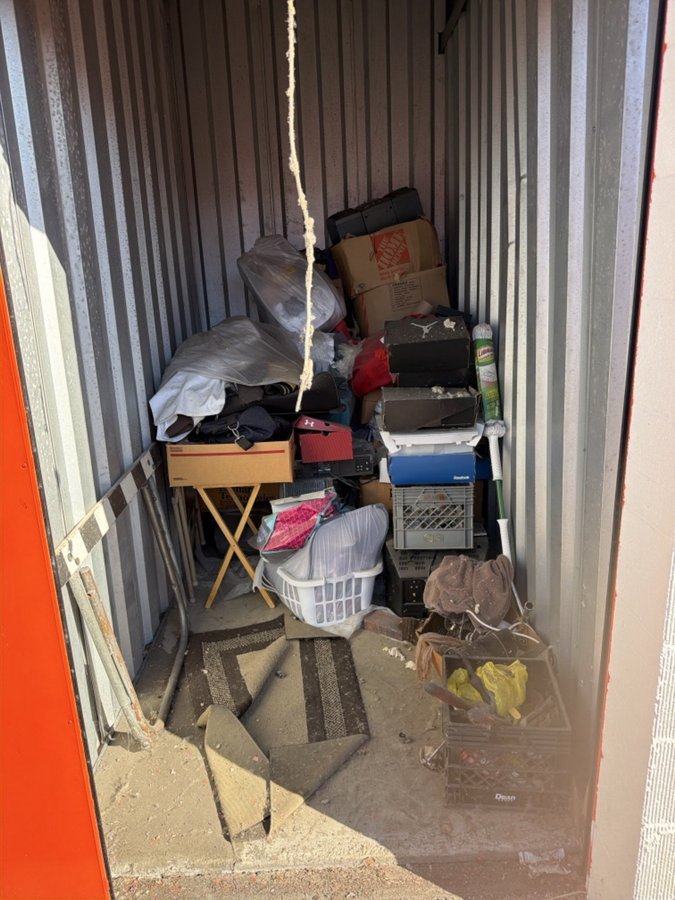 5 x 10 storage unit in Fraser, MI