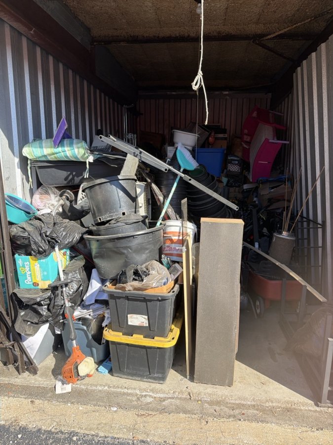10 x 20 storage unit in Fraser, MI