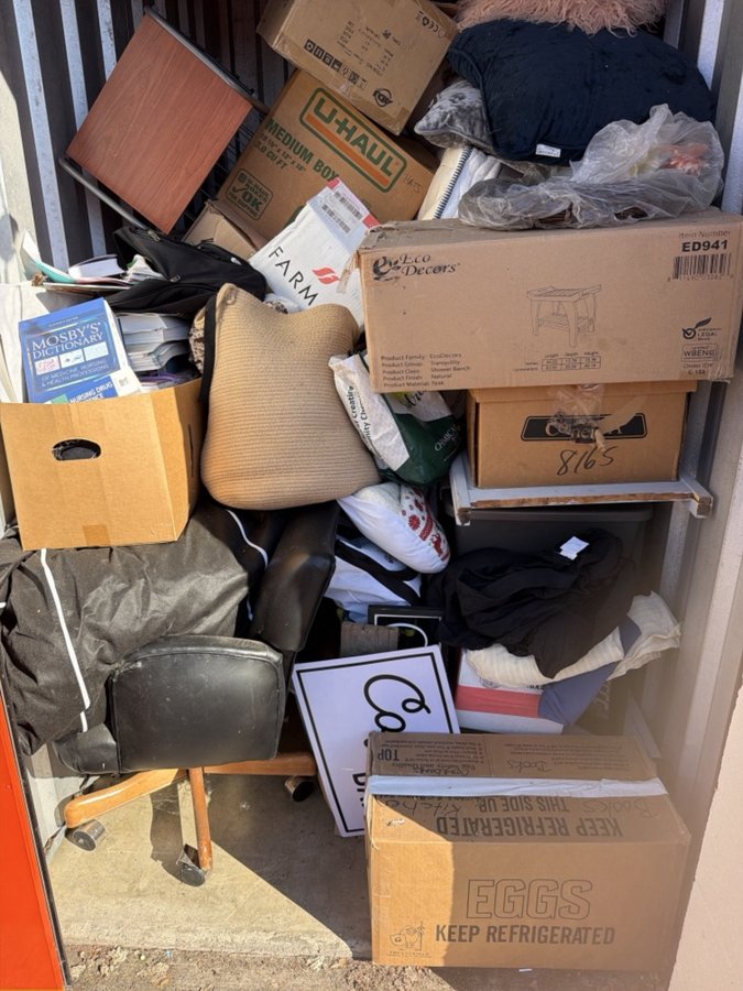 5 x 10 storage unit in Fraser, MI