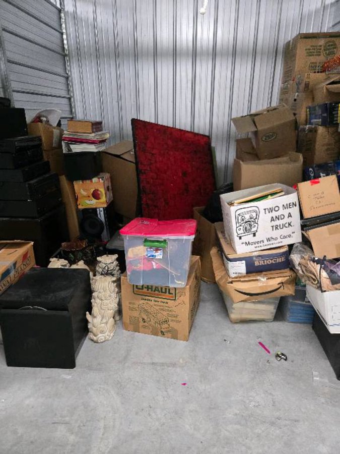 10 x 10 storage unit in Riverview, FL