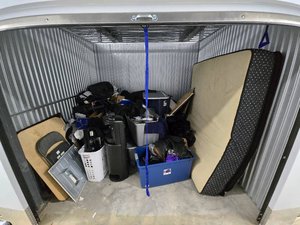 10 x 10 storage unit in Lexington, KY