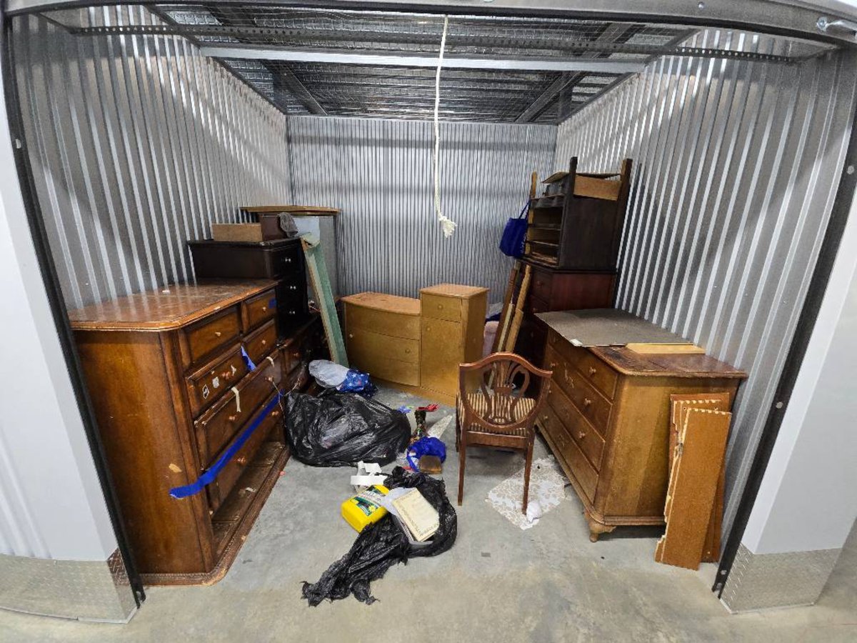 10 x 10 storage unit in Lexington, KY