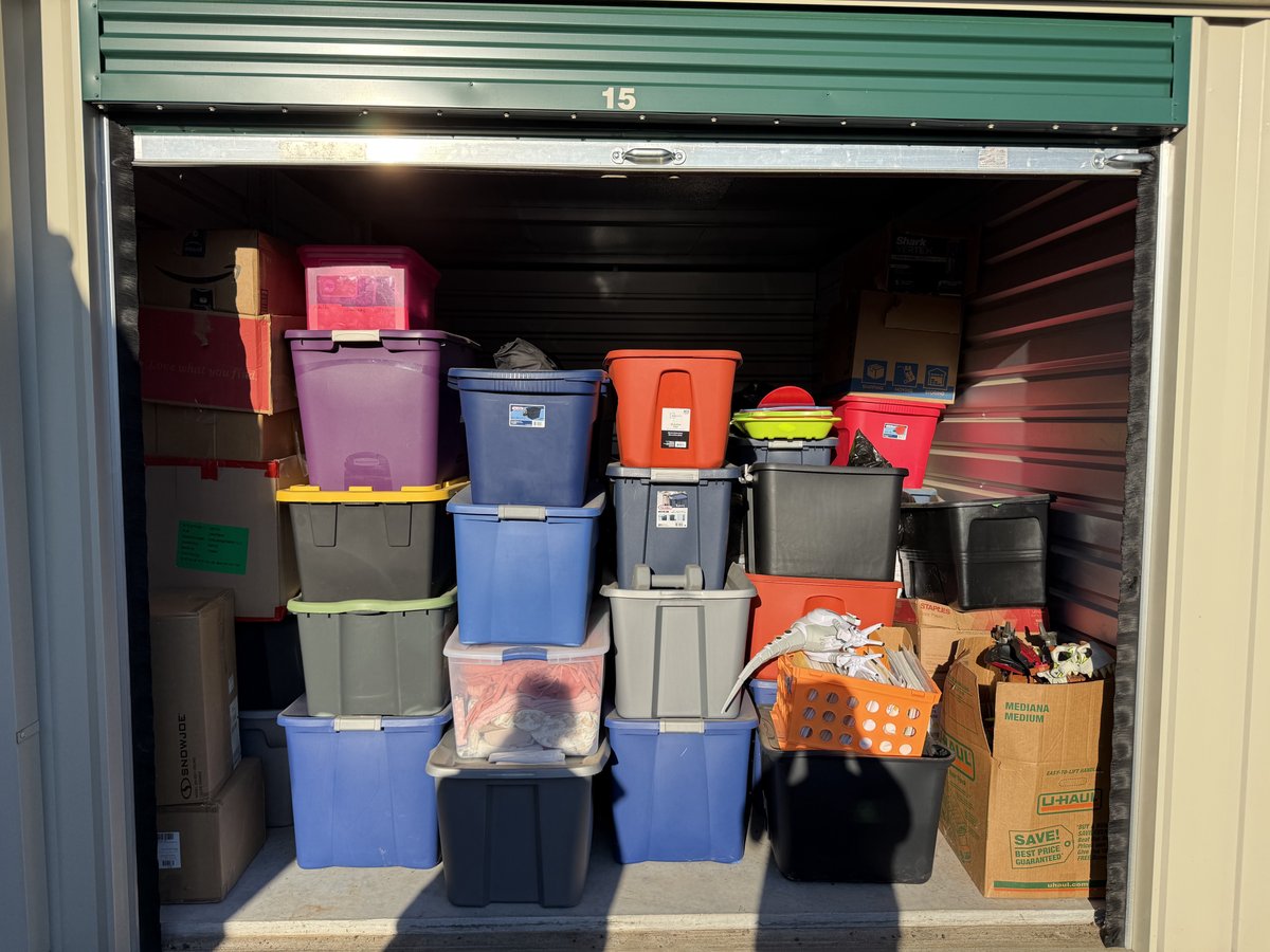 10 x 15 storage unit in Clay, NY