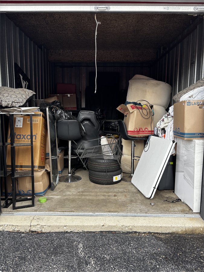 10 x 15 storage unit in Lombard, IL