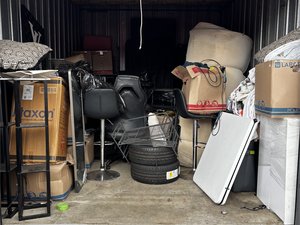 10 x 15 storage unit in Lombard, IL