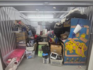 10 x 10 storage unit in Hyattsville, MD