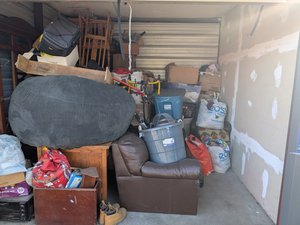 10 x 10 storage unit in Ukiah, CA