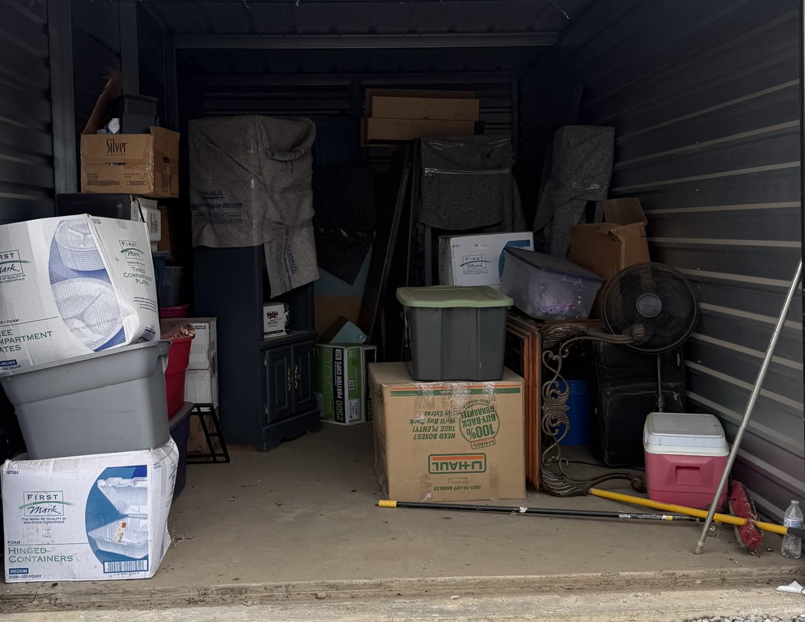 10 x 20 storage unit in Kennett, MO