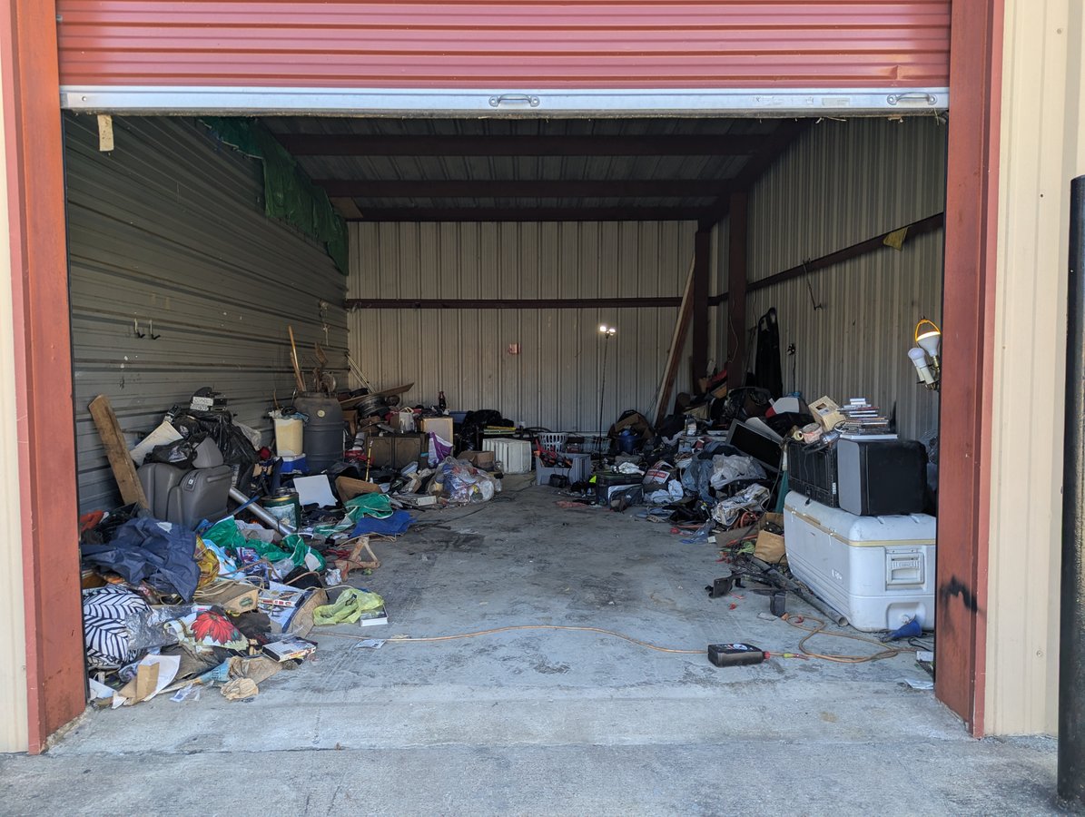18 x 30 storage unit in Jackson, TN