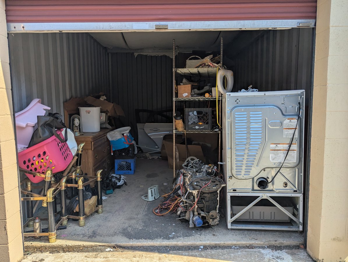 10 x 15 storage unit in Jackson, TN