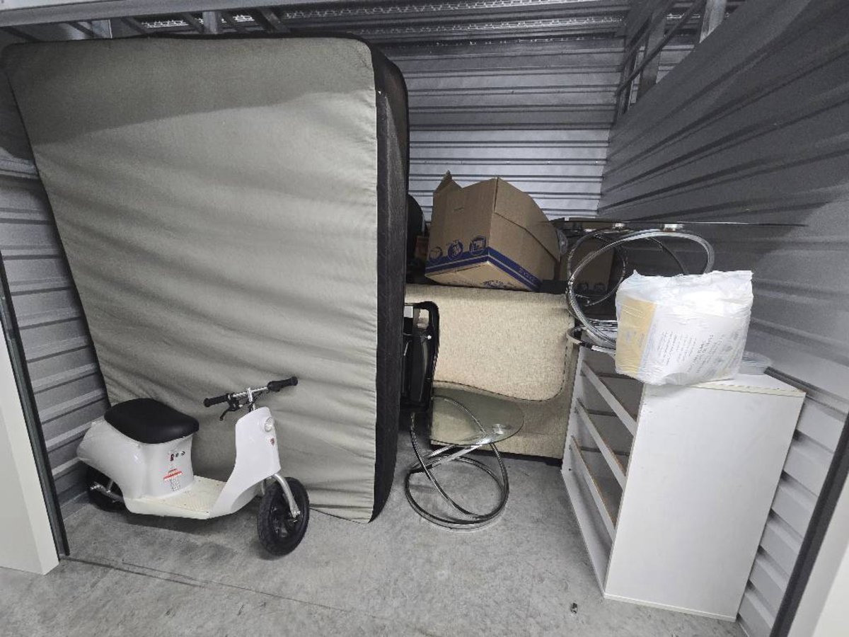 10 x 10 storage unit in Atlanta, GA