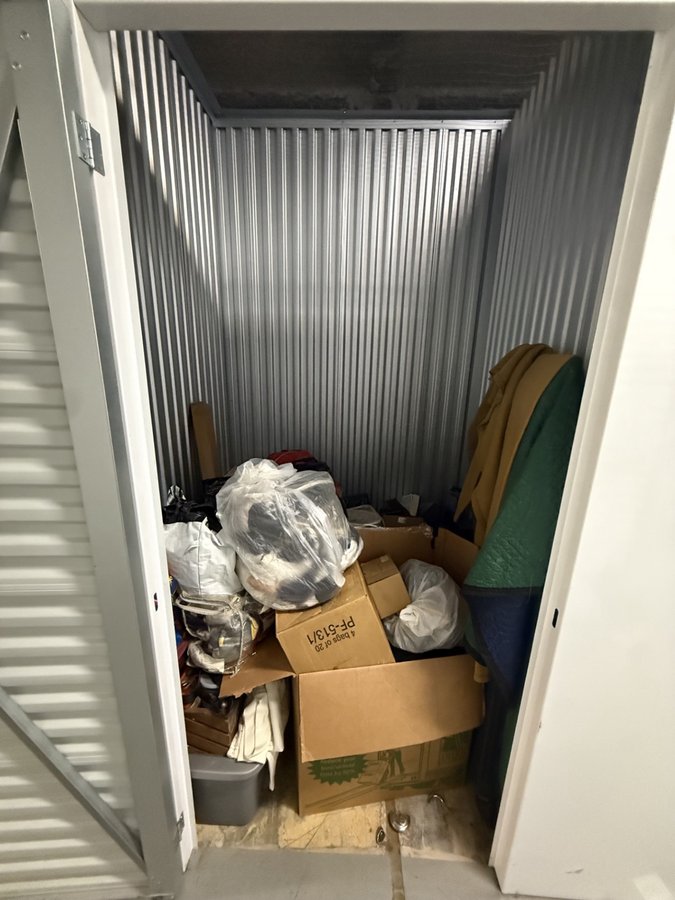 5 x 5 storage unit in Oxon Hill, MD