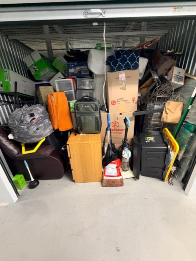 10 x 10 storage unit in Dumfries, VA