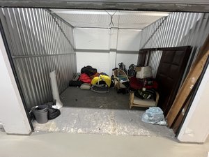 10 x 10 storage unit in Launderhill, FL